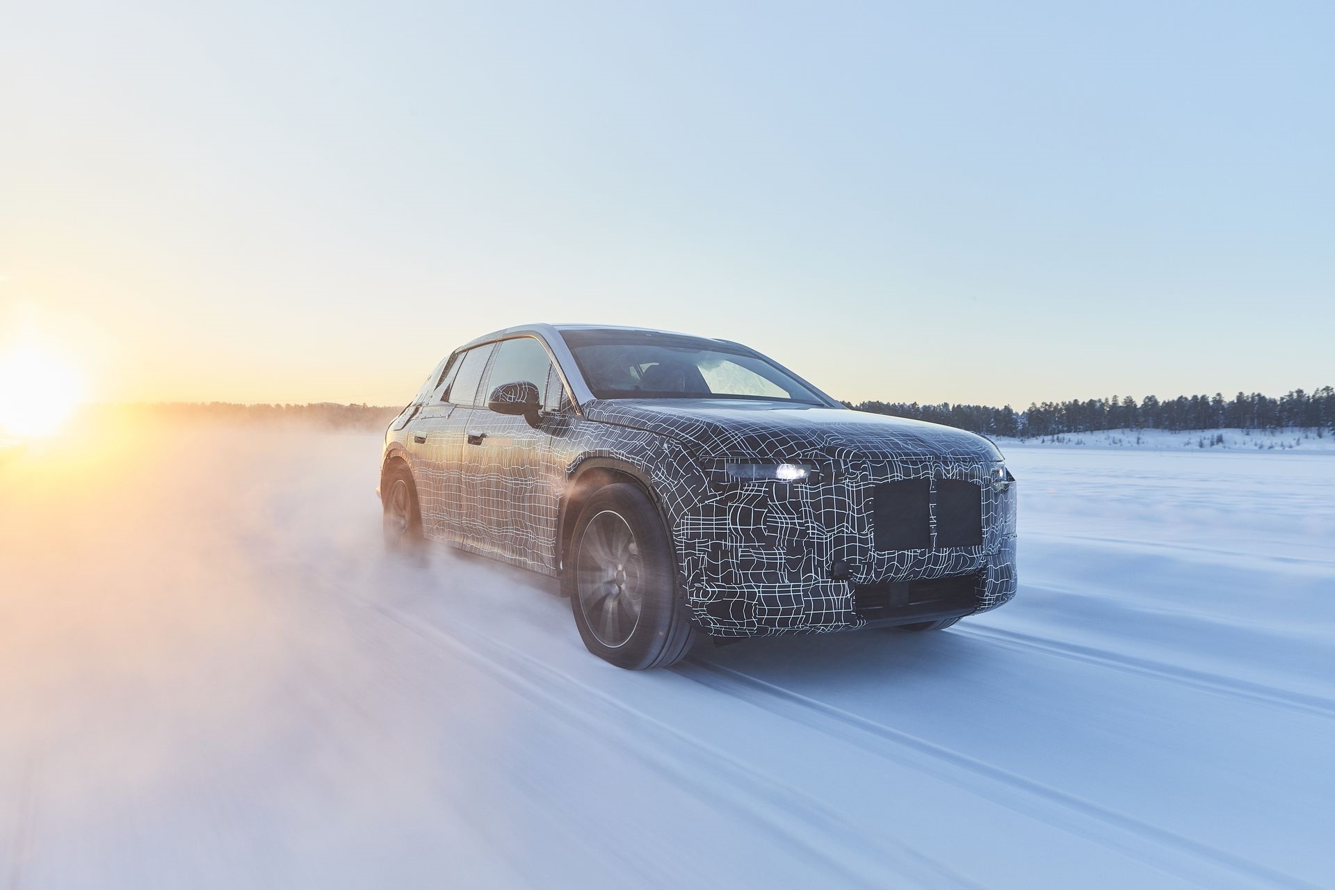 挑战极寒环境 宝马iNEXT原型车赴瑞典测试