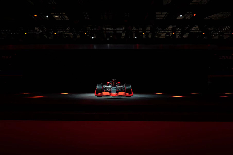 ​奥迪携拥有四环品牌涂装的F1展车亮相上海国际车展