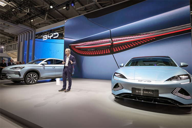 比亚迪携6款新车亮相慕尼黑车展，海豹在欧洲上市