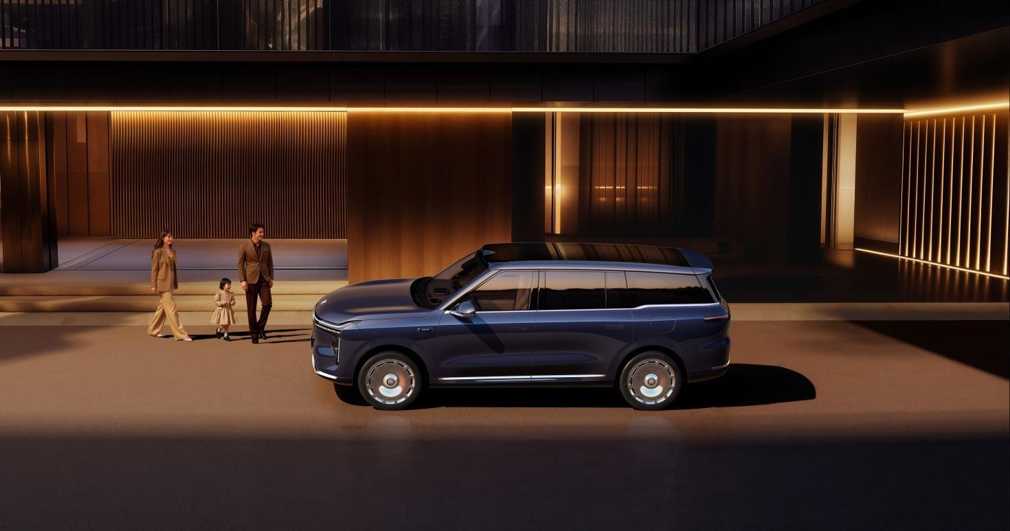 33.69万元起!上汽旗舰·智己LS9全球首发 33.69万元起!上汽旗舰·智己LS9全球首发