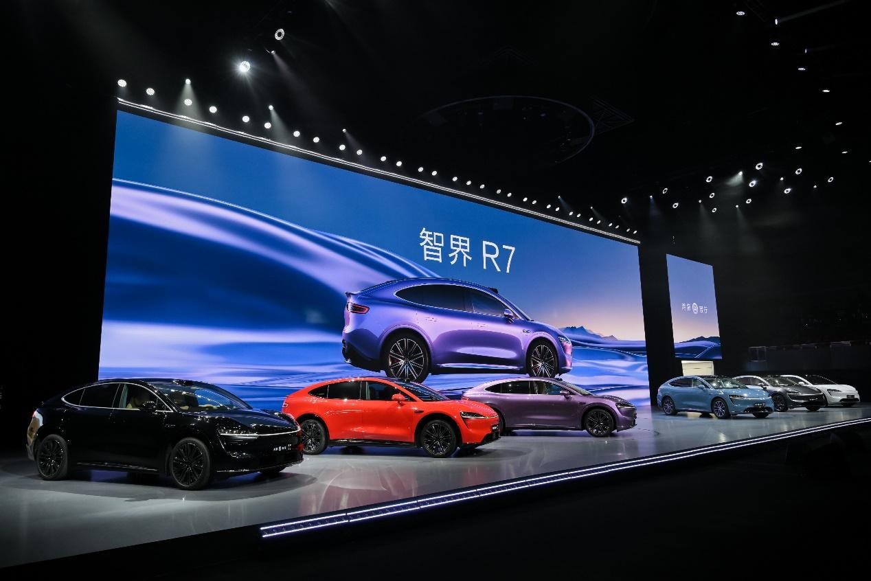 当智界R7对上小米YU7，谁能成为25万级SUV的“头号玩家”？
