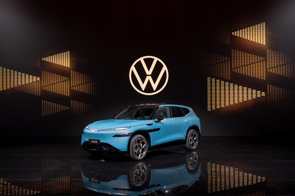 预售23.99万起 金标旗舰与众08登场 中德智电新力作