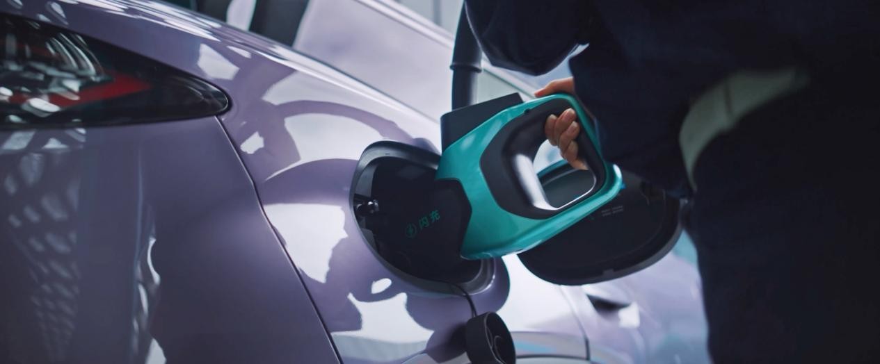 5分钟充好 9分钟充饱 宋Ultra EV全系闪充 预售15.5万起